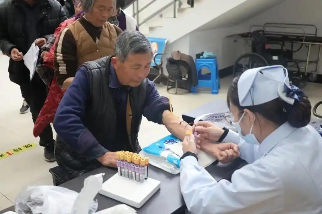 发现低密度脂蛋白高不是坏事？医生真不是说反话？真相到底是啥？ 最近，有很多