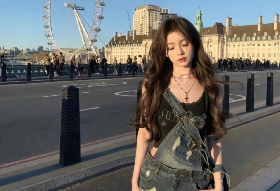 本想母凭子贵，奈何不是子，而且人家不买账。就像黄一鸣，和王思聪有了孩子后，生活并