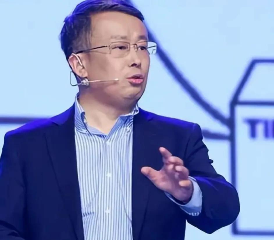 项立刚说西方一卡脖子，中科院、清华北大的某些高人，张口便是“差距太大”、“一百年