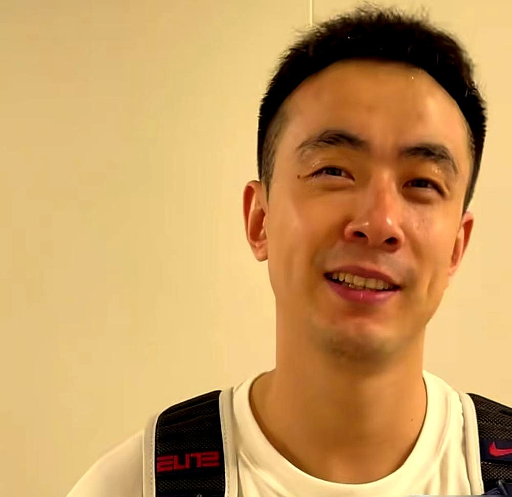 杨鸣赛后罕见失态，不是演的。辽宁队跟山东队这场球，打得哪是技术...