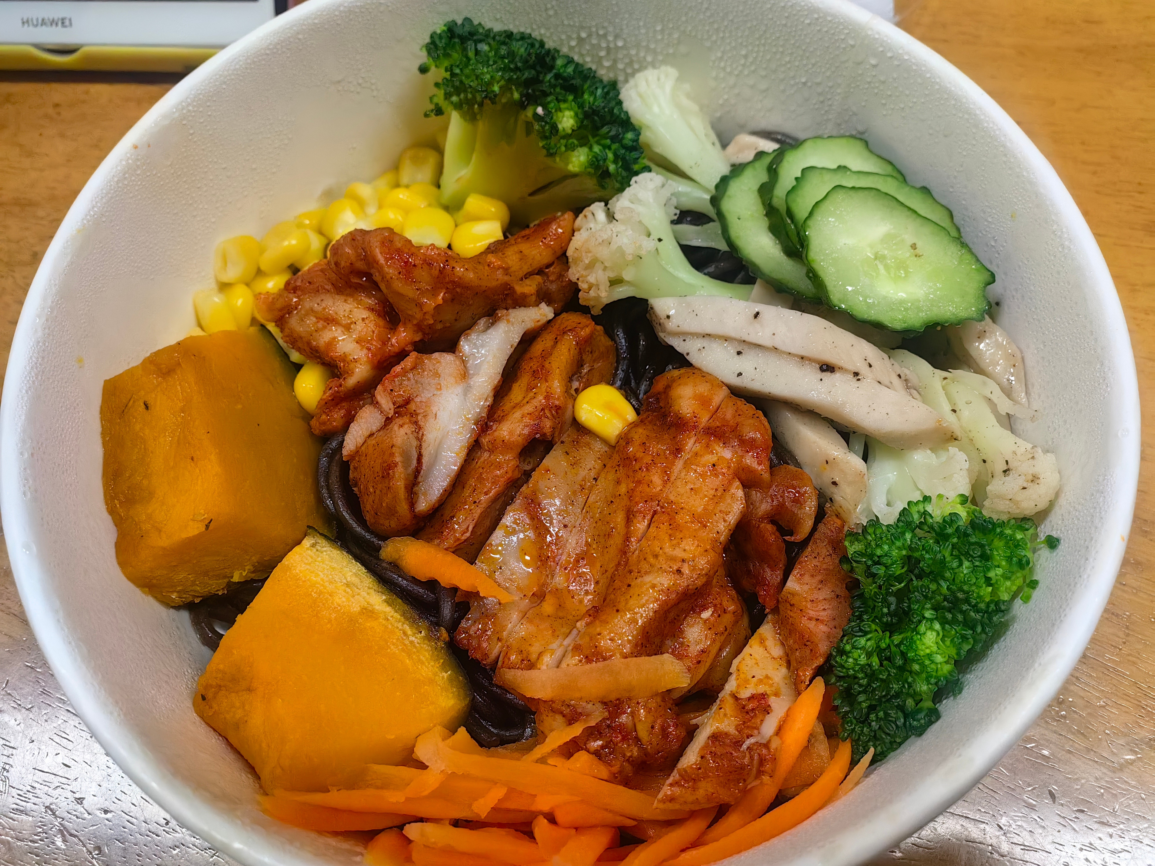 家常菜蜜汁鸡腿肉轻食，加荞麦面。​​​