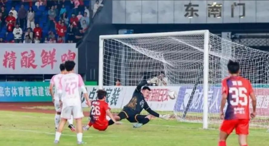 决赛前夜，常德队还在直播带货到凌晨一点。三天后，0比3输给永州。永州