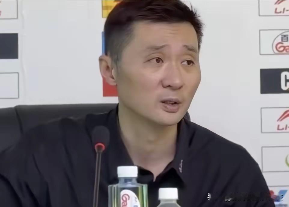 新疆队本赛季还想杀进季后赛，以下三人必须离队：1、菜鸟——刘炜作为前国家