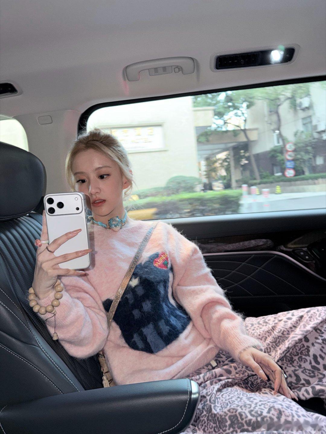 包上恩不适合浅发色还可以，只是没有黑发来的那么惊艳