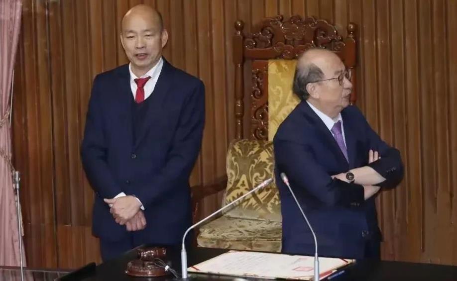 台湾省选委会都还没有公布大罢免的第三阶段投票时间，结果民进党团总召柯建铭昨天就率