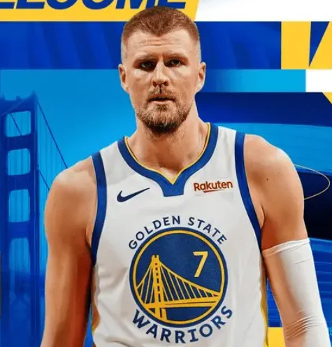 明天9点半，勇士客场对阵湖人。今天，勇士更新了球队伤病情况，新援克里斯塔普斯-