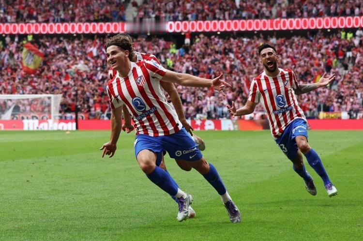 阿尔瓦雷斯加盟巴萨也不会以他为核心，很难有太出色的发挥！莱万的活他干不了，左边拉