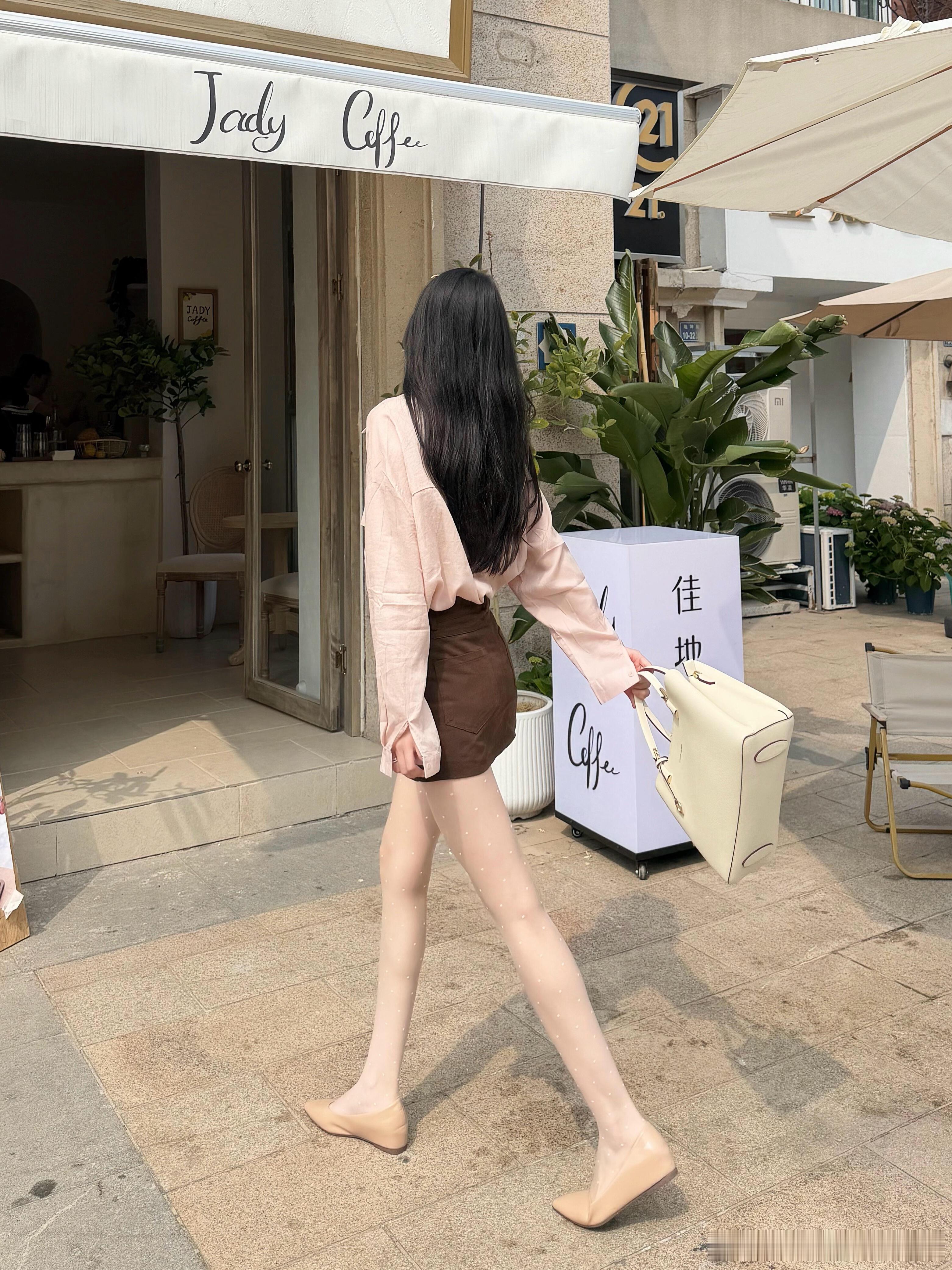 戴眼镜穿丝袜，又纯又欲~
