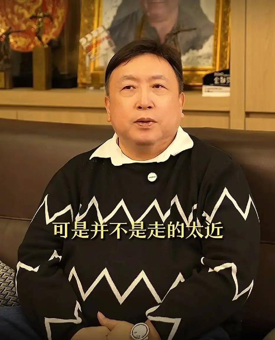 王晶拒赴吕良伟70岁寿宴，吕良伟反手一个理解。全网3亿人讨论这件事，因为王晶撕