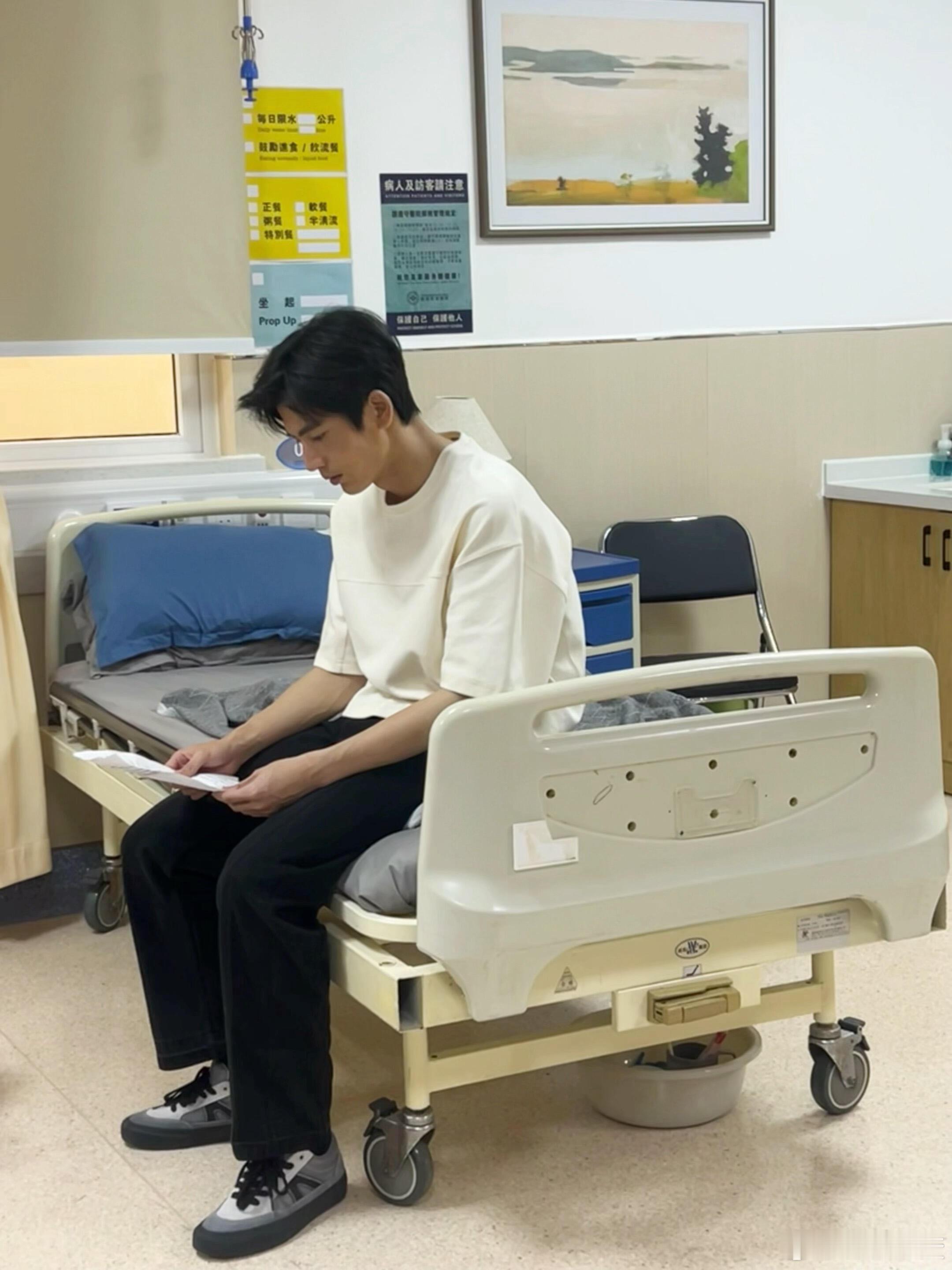 张凌赫比起完美的精修图，更喜欢活人感张凌赫｜