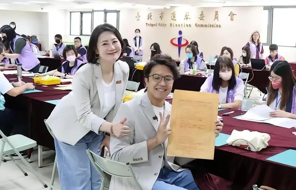 TVBS公布了最新的台北市长民调数据，国民党候选人蒋万安支持率达到49%，民进党