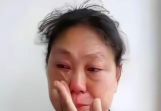 “亲妈一张嘴，直接把儿子的‘金饭碗’给端了！”近日，上海一大妈做梦都没想到，自己