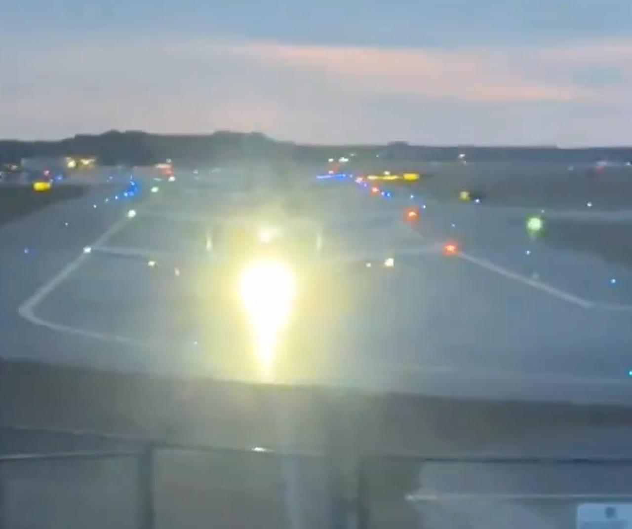 又派18架！美国估计是铁了心要抢滩了。除了之前的的黎波里号、拳师号两栖攻