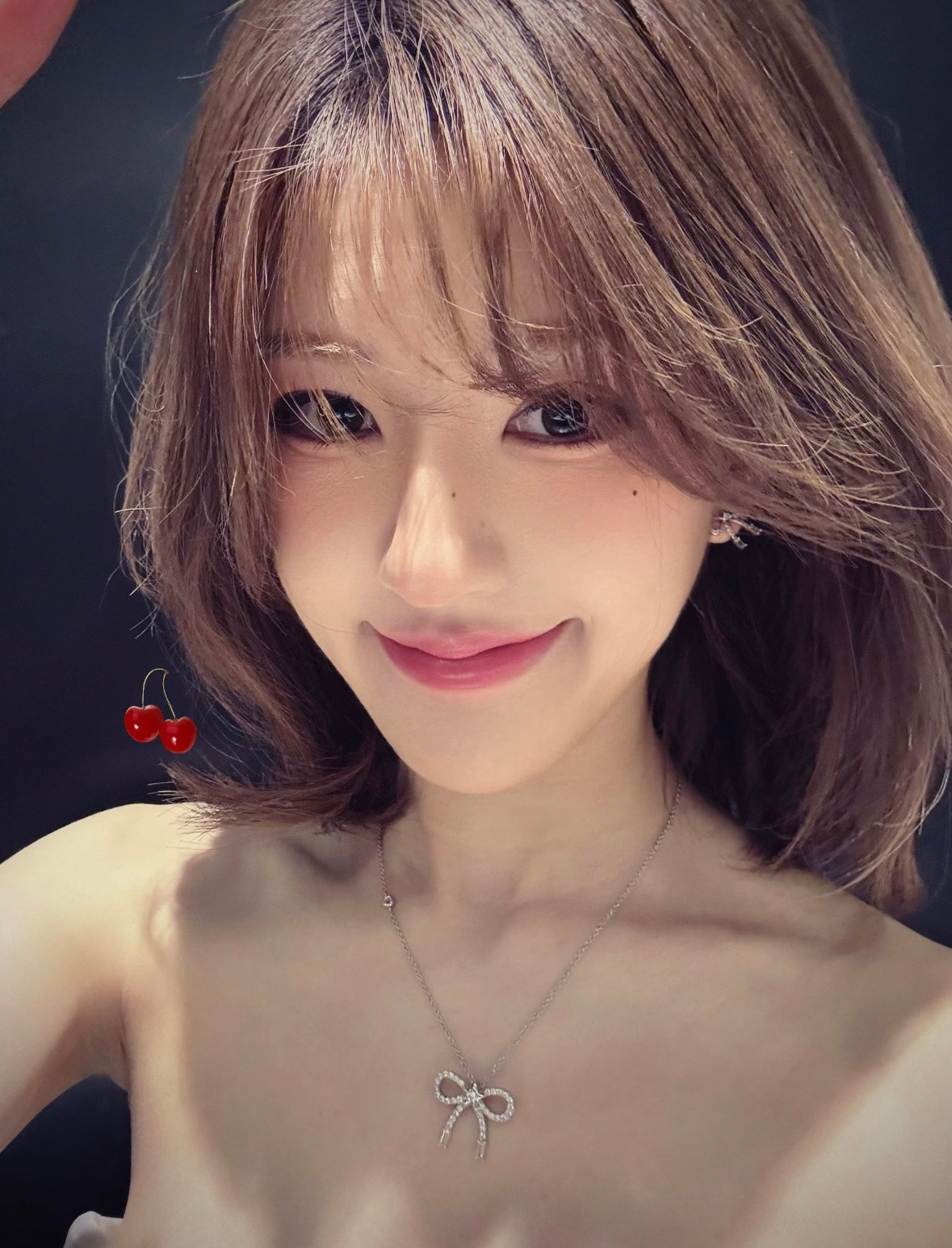 无聊出来发两张自拍