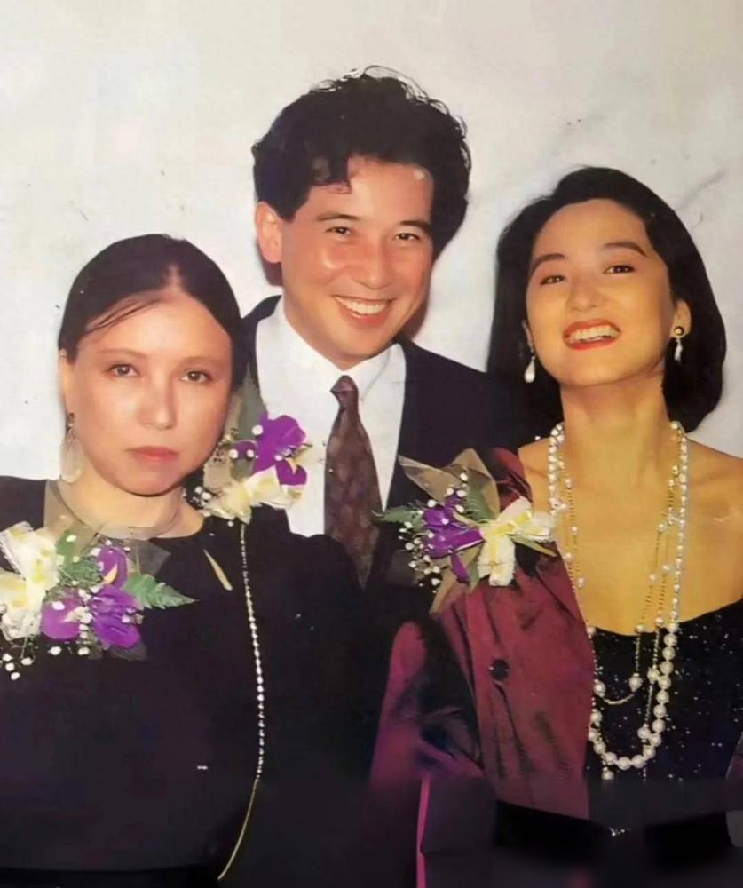 一部电影在金马奖上拿了8个奖。最佳影片、最佳导演、最佳女主角，都拿了。唯独没