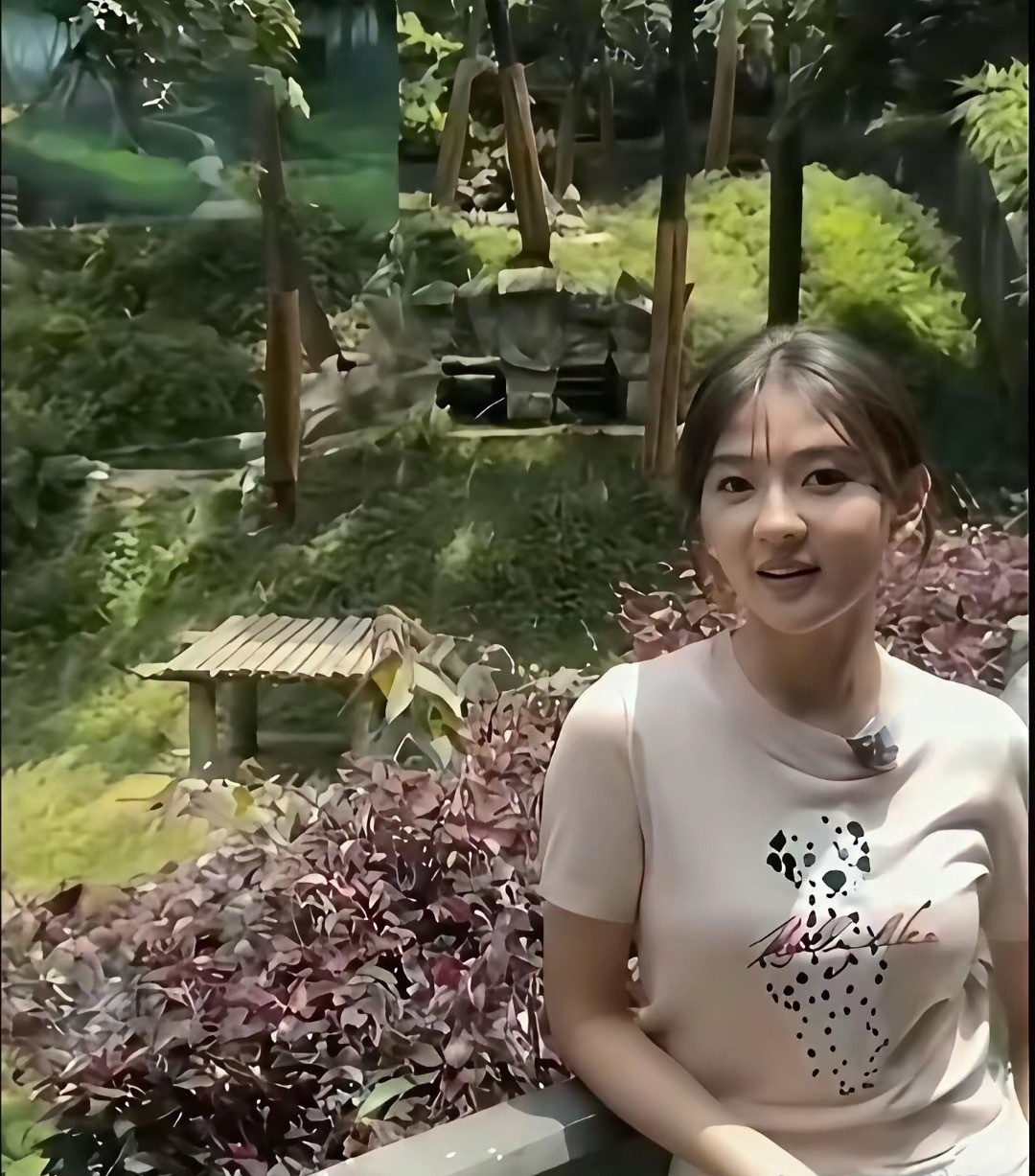 这竟然是陈哲远和杨迪用同一个设备拍的梁洁，果然会不会拍照片差距还是很大的