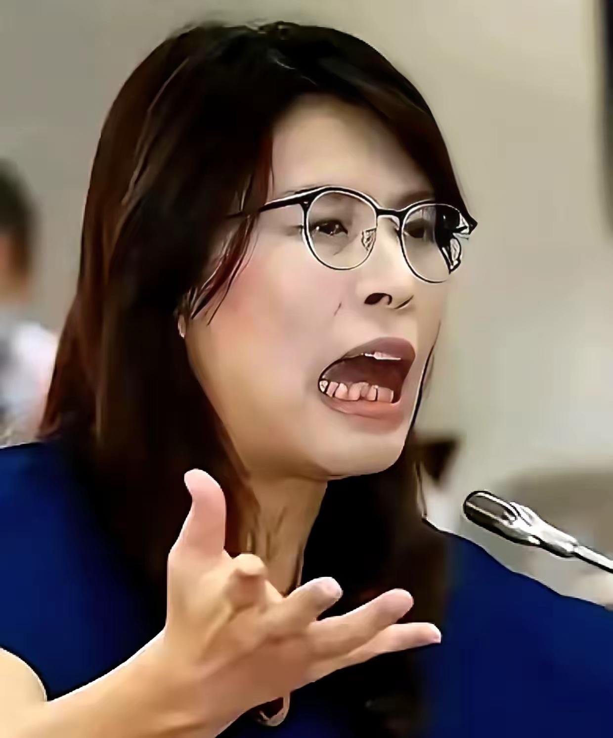 郑丽文高喊着要“尊严”、要“对等”进京，很多人以为这是两岸谈判的筹码。错了！真相