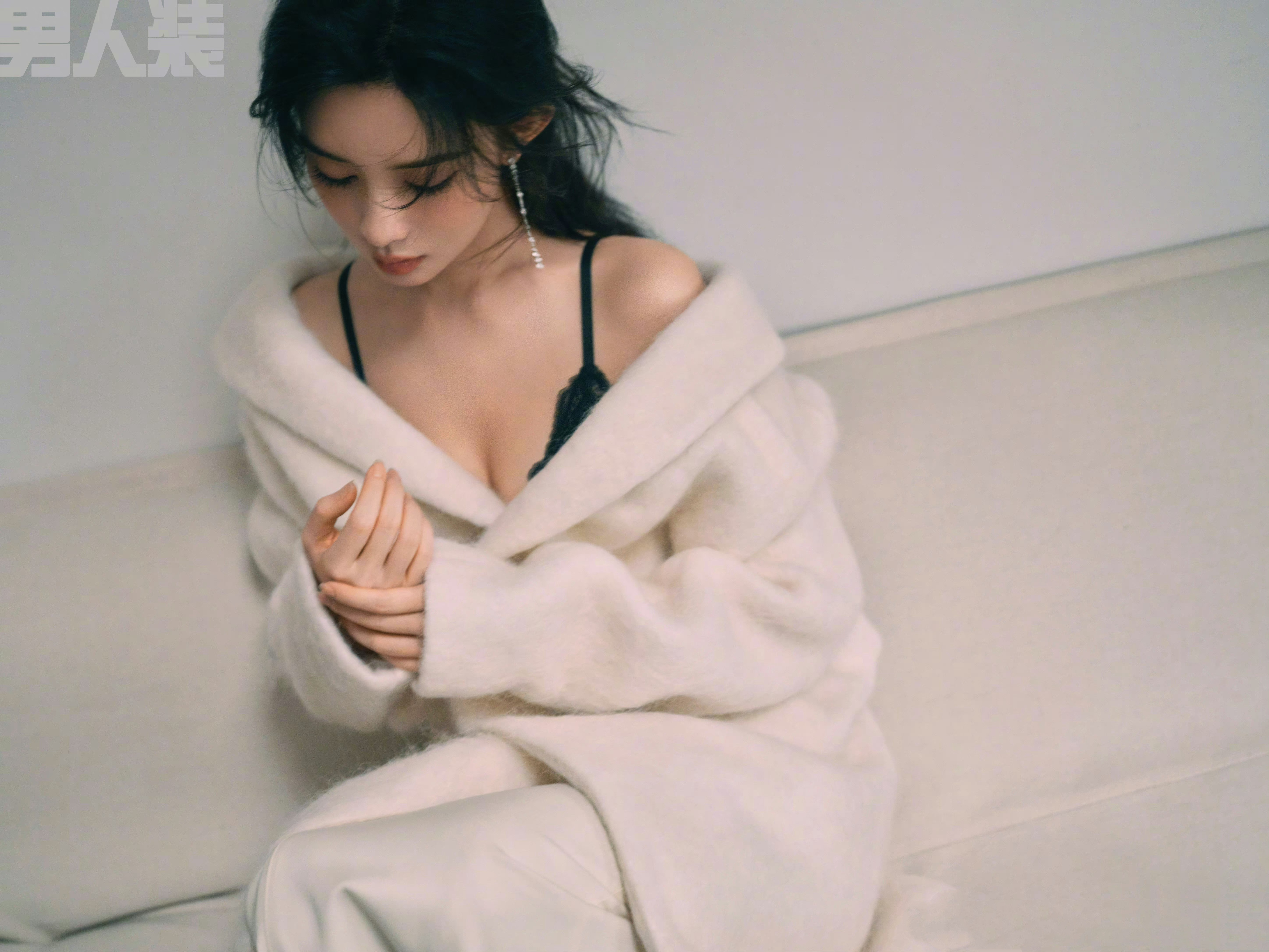 孟子义男人装封面大片，百变魅力，可温柔可热烈。孟子义