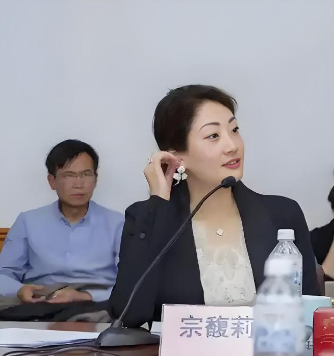 上天对宗馥莉其实挺眷顾的！宗馥莉绝对是人生赢家，她不仅有美丽的容颜，还有聪明的大