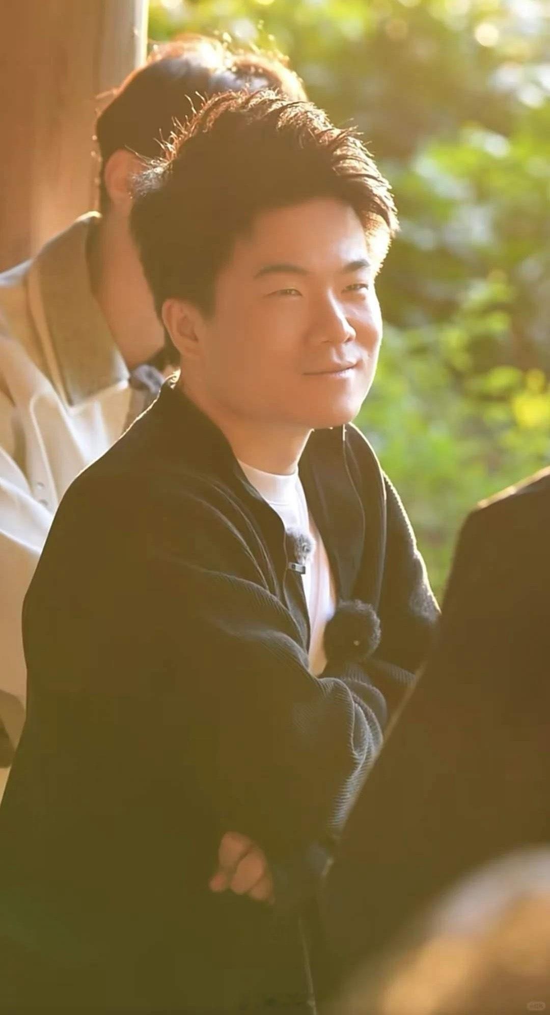 大家不要羡慕董宇辉了，普通人永远也成为不了他。原因很简单，不是因为他有才，而是因