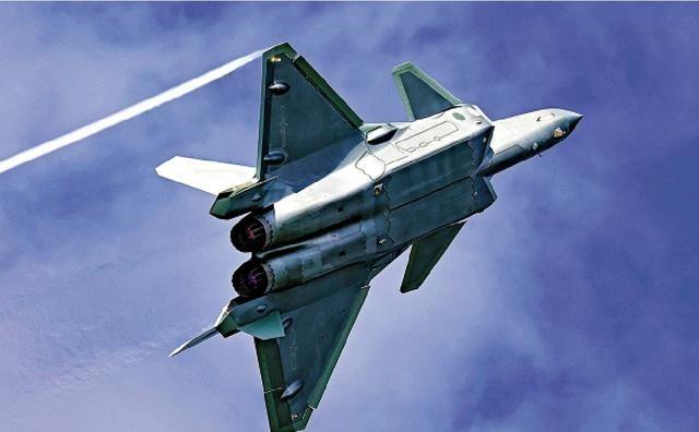 近日，台湾地区向美国采购的全新F-16VBlock70首批战机，中途经停夏
