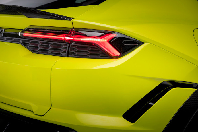 LamborghiniUrusSEPerformante搭载4.0