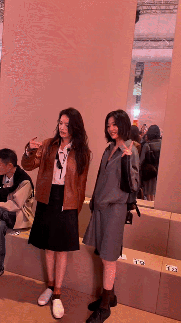 说点大实话，舒淇这年龄都能生一个孙千出来，差了21岁，这年龄差当母女也不夸张吧！