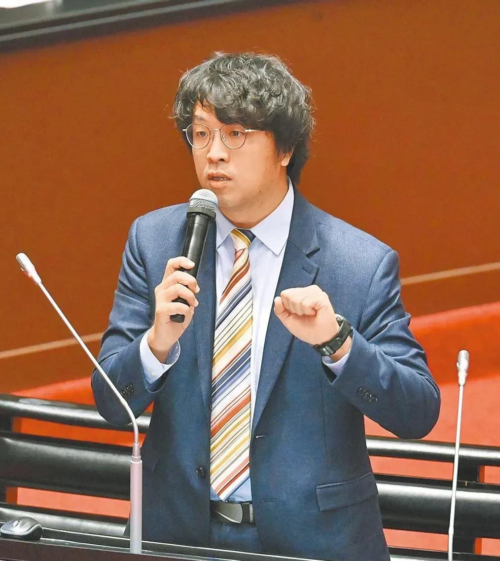 如果沈博洋当选台北市长，那么蒋万安可就要尴尬了。赵少康直言，蒋万安赢不了。为