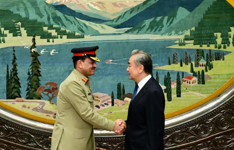 中国和巴基斯坦谈妥了7月24日，外交部长王毅在北京会见巴基斯坦陆军参谋长穆尼