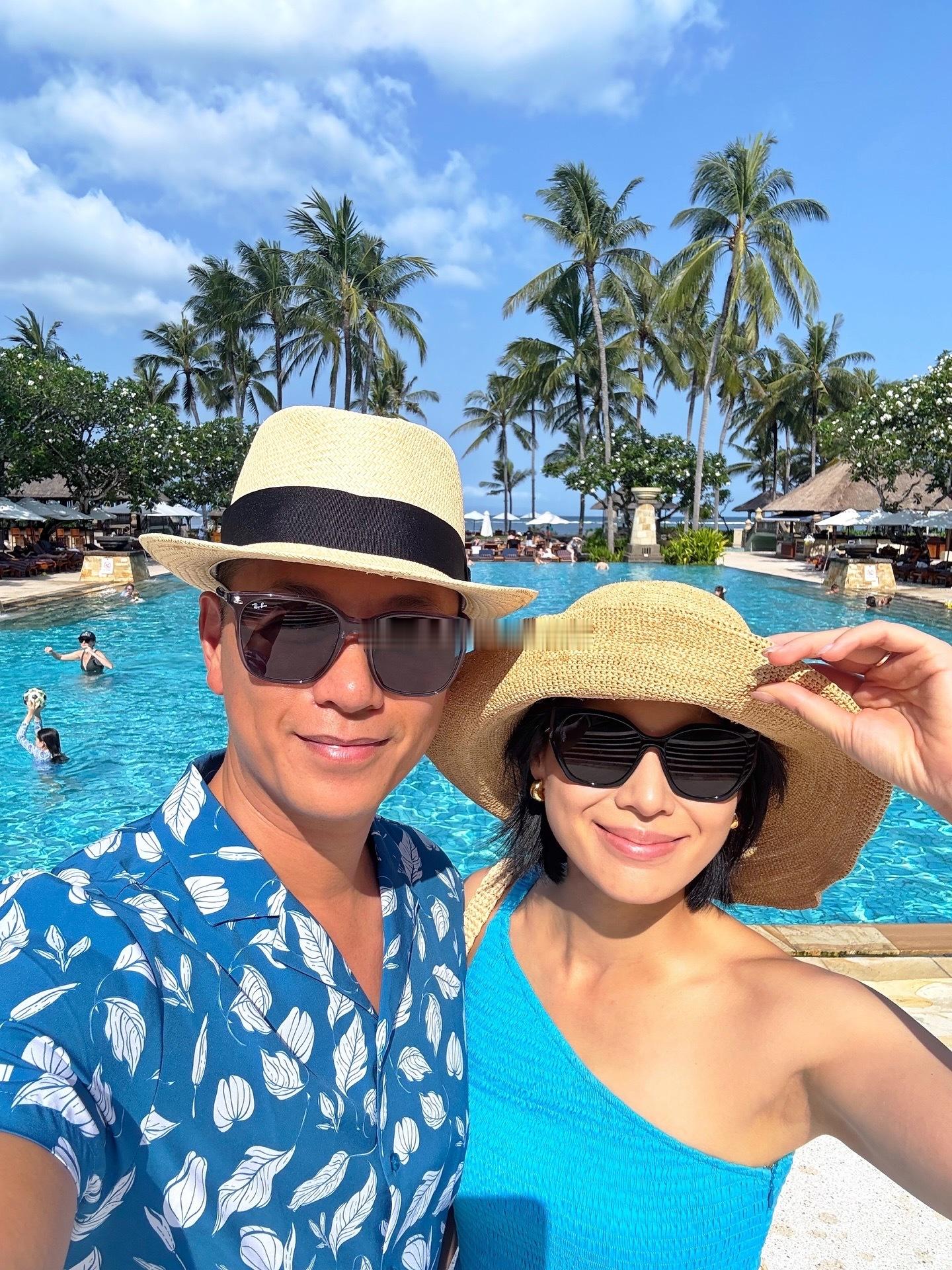 胡杏儿和老公李乘德参加庄思敏婚礼​​​