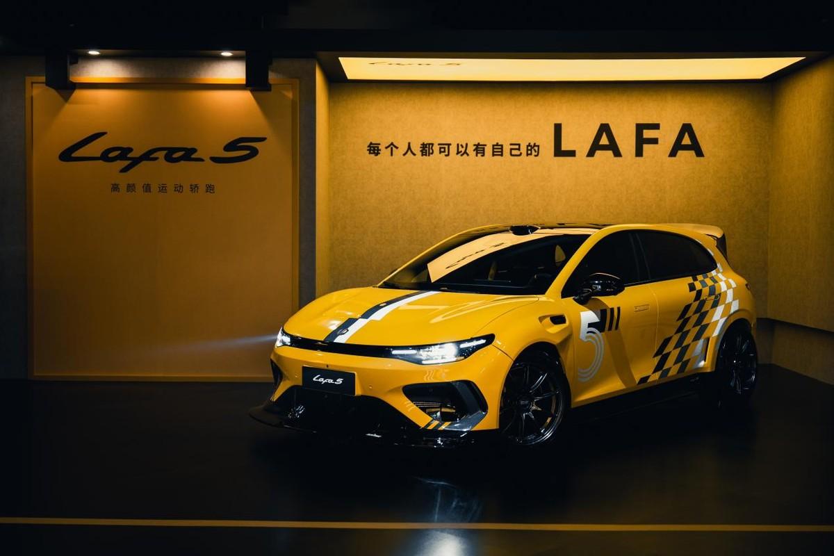 年轻人第一台纯电车，选零跑Lafa5还是小鹏M03？ 既然是年轻人买车，颜值