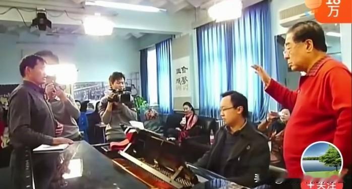 有感于朱之文跟金铁霖学声乐小编近日在头条上刷到了草根歌手朱之文，2012年跟