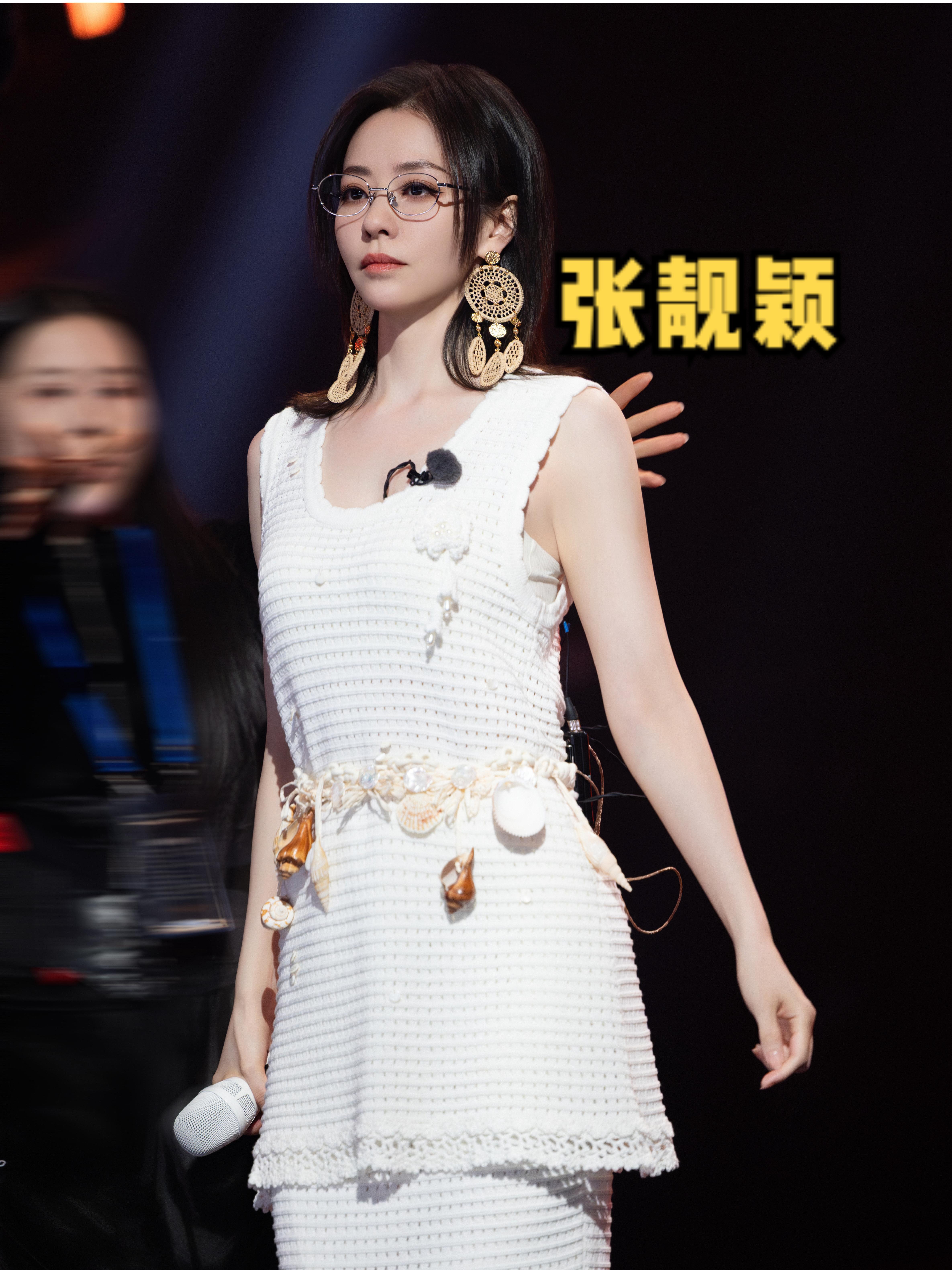 张靓颖。