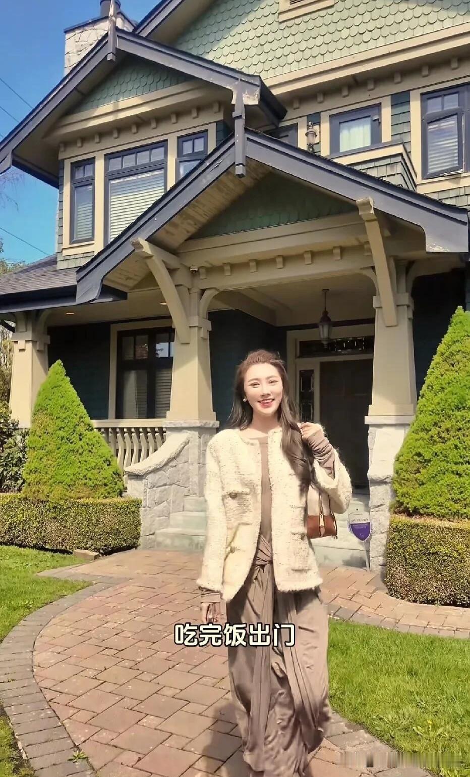 陈佩斯的外甥女还挺有气质的，她住着国外宽敞的房子，却吃的很简单，太会保养自己的身