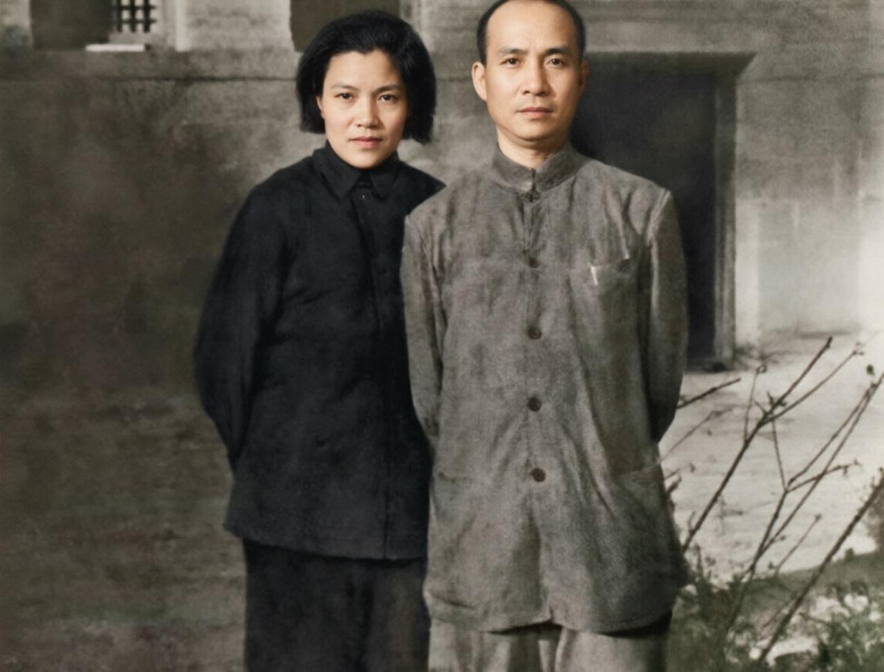 一对夫妻同时当选中央委员，而且连任四届。放眼全国，仅此一例，是周总理夫妇吗？不是