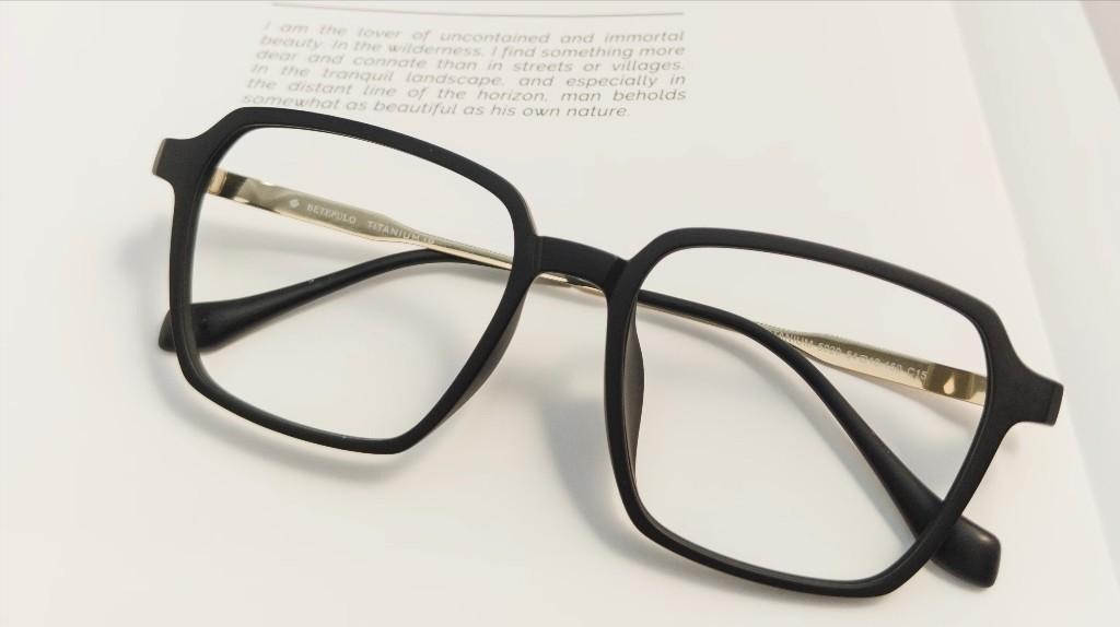 想过会是吃的，但没想到315最先被爆出来的，竟然是眼镜，感觉家长的天都要塌了，孩