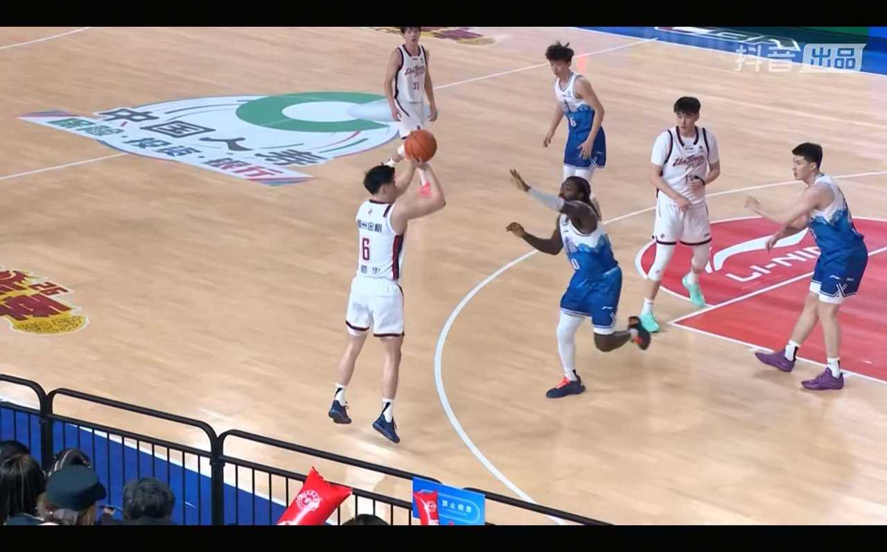 程帅澎单节爆发助浙江稠州金租险胜新疆