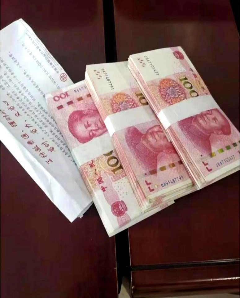 十万块，说多不多，说少不少。搁我爸嘴里，就成了我哥嫂创业失败，想买货车拉货的启动