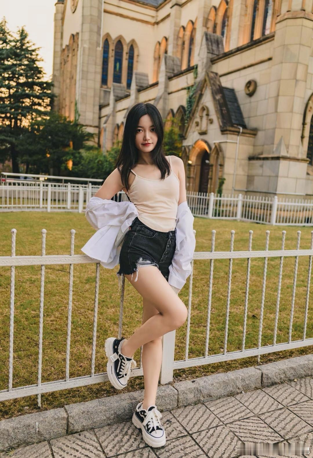 今日穿搭好不好看颜控正义日记的红包美女