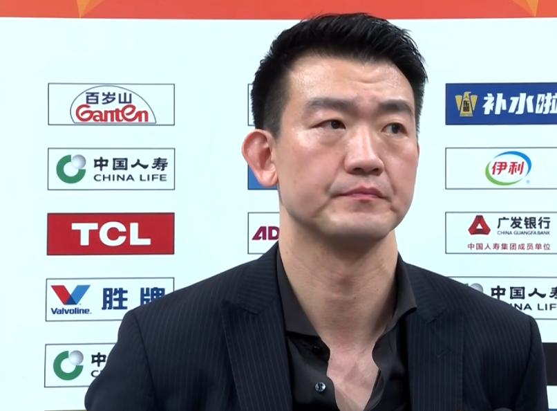 广厦男篮主场战胜上海男篮，大比分战至3-1的赛后采访，主教练王博说道：“其实上一