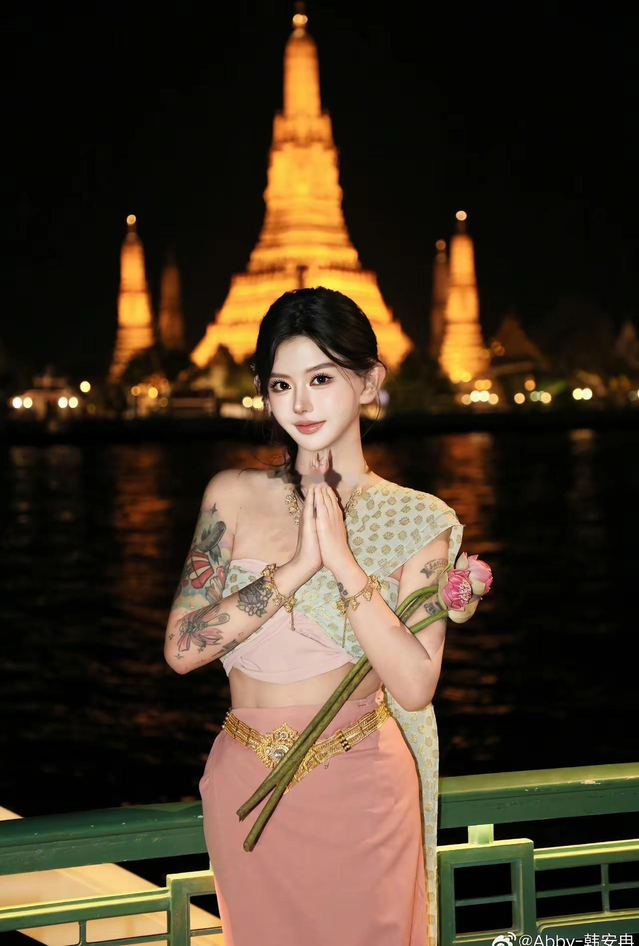 韩安冉发誓：我发誓！过年前必须开始洗所有纹身！太丑了