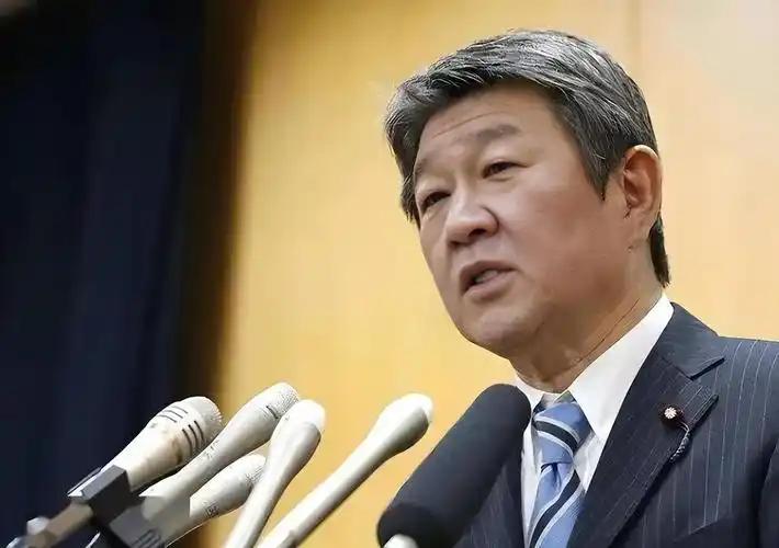 *日本的外交姿态再显新意。日本外长茂木敏充7月12日声明的真正意义不在于旧有的历