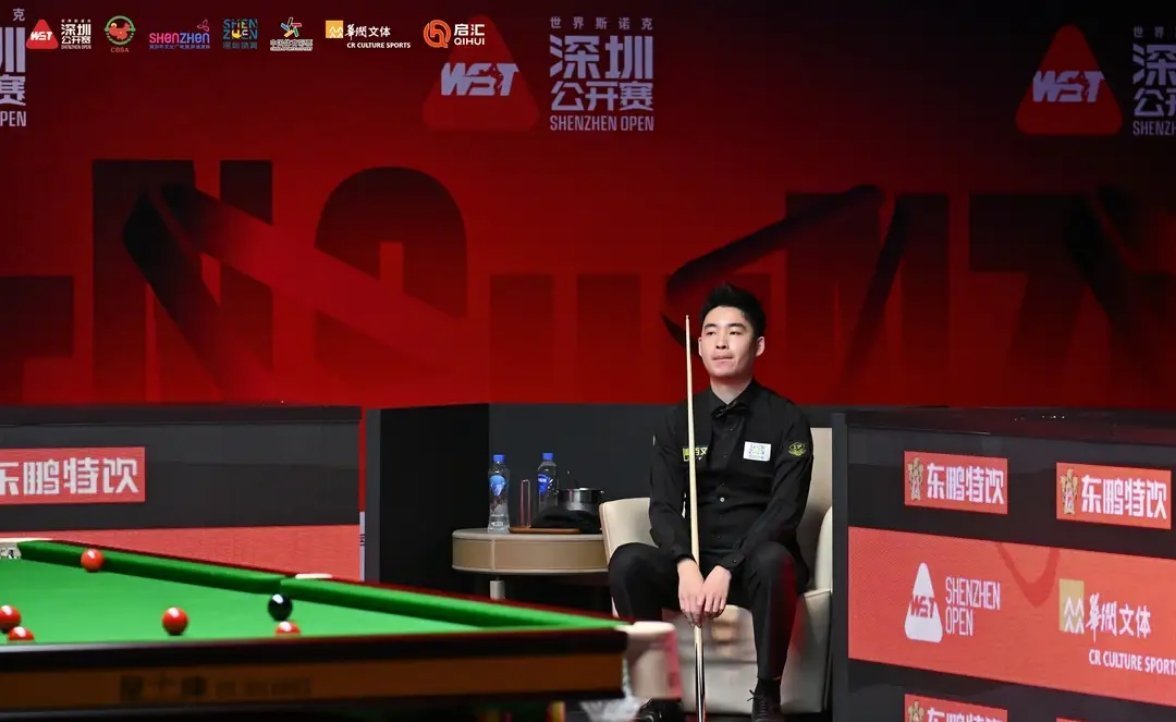斯佳辉逆转晋级16强2026斯诺克深圳公开赛32进16轮次，斯佳辉打出两杆破百（