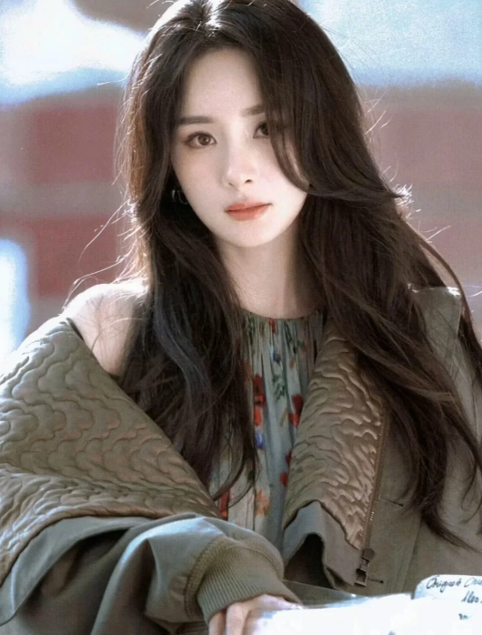 40岁的杨幂还能有这身材不知道有多少人要馋她身子