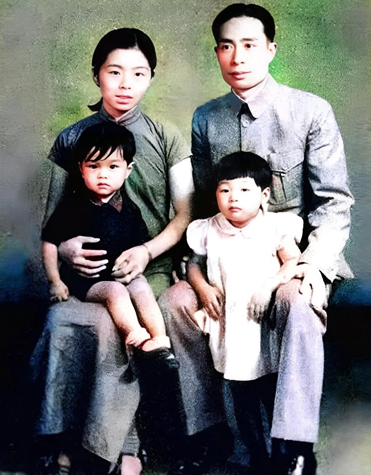 1944年4月29日，日军第三十七师等部三万多人进攻包围河南许昌。城墙垛口后