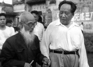 毛主席弥留之际握住女儿手闭目不语，李敏想抽出，主席不放眼含泪水。新中国刚成立那