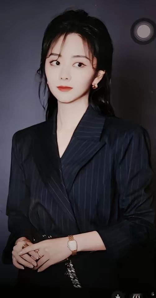 为什么谭松韵剧剧都爆，人却上不去？原因很简单，不是因为她演技不行，也不是因为她