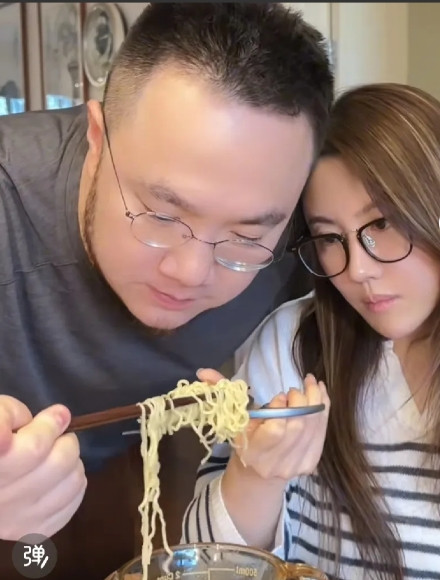 宋丹丹儿子，打脸了[捂脸哭]今天上午，宋丹丹儿子巴图在社交平台晒出一段视频，没