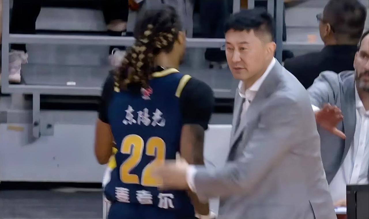 太精彩了，广东110-105加时险胜青岛，一战让我彻底看清这3位球员！1.