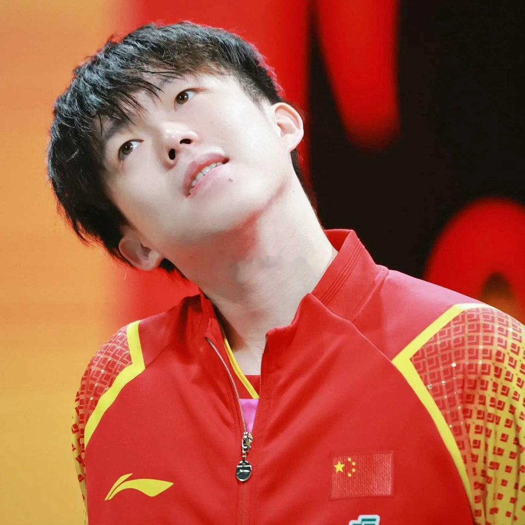 #王楚钦8157分世排第一#9月14日，国际乒联最新世界排名出炉，王楚钦以8157分继续稳居男单榜首